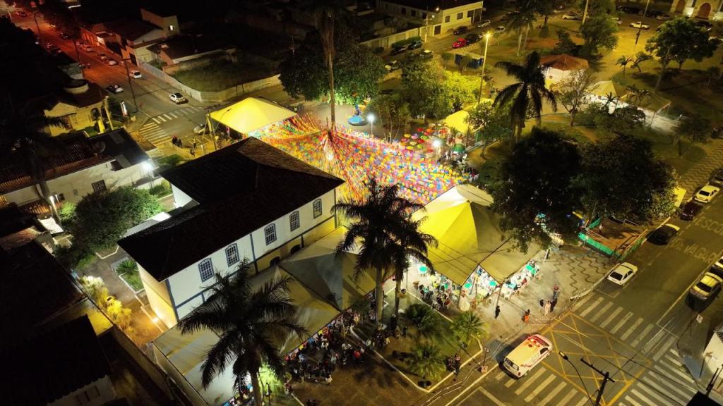 Imagem 14 do post Primeira noite do Arraiô Patrô 2025 atrai grande público e valoriza tradições juninas
