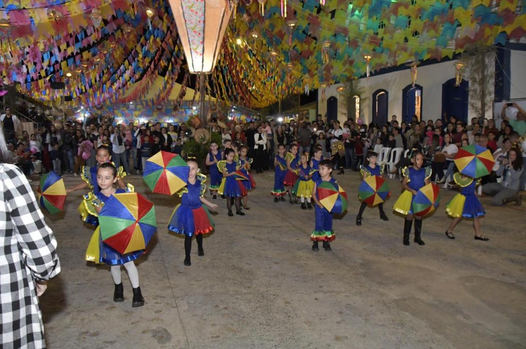 Primeira noite do Arraiô Patrô 2025 atrai grande público e valoriza tradições juninas