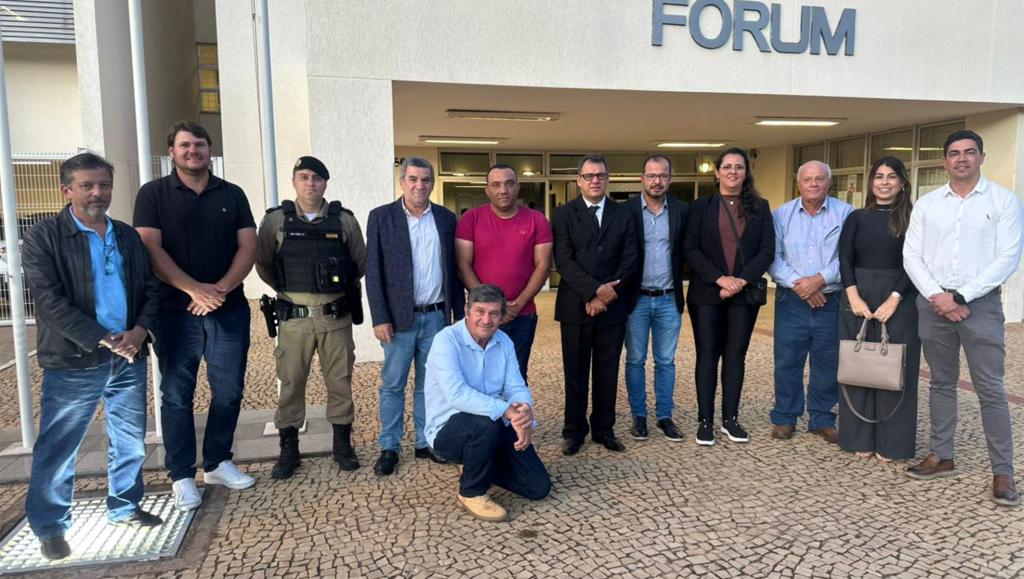 Reunião discute criação da comarca de Serra do Salitre,...