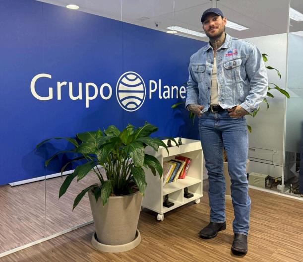 Lucas Lucco anuncia lançamento de seu primeiro livro de poesias: 