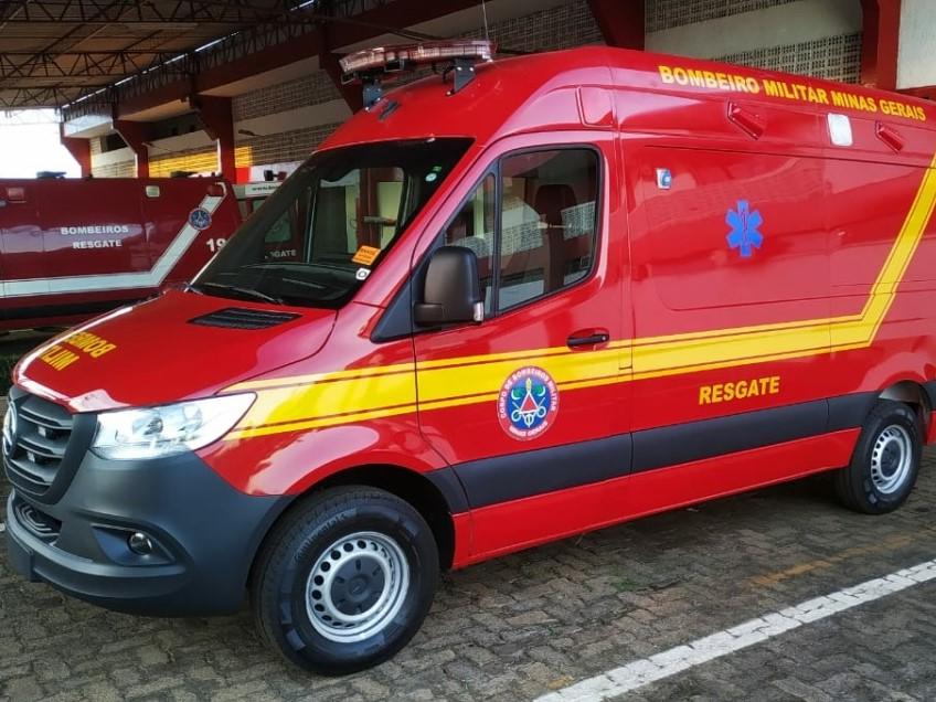 Trabalhador sofre acidente em laje e é resgatado pelos bombeiros com uso de cordas