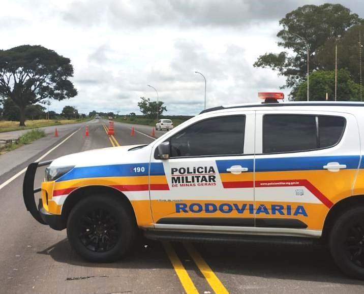 Acidente interdita totalmente a MGC-452 entre Araxá e Perdizes nesta segunda-feira