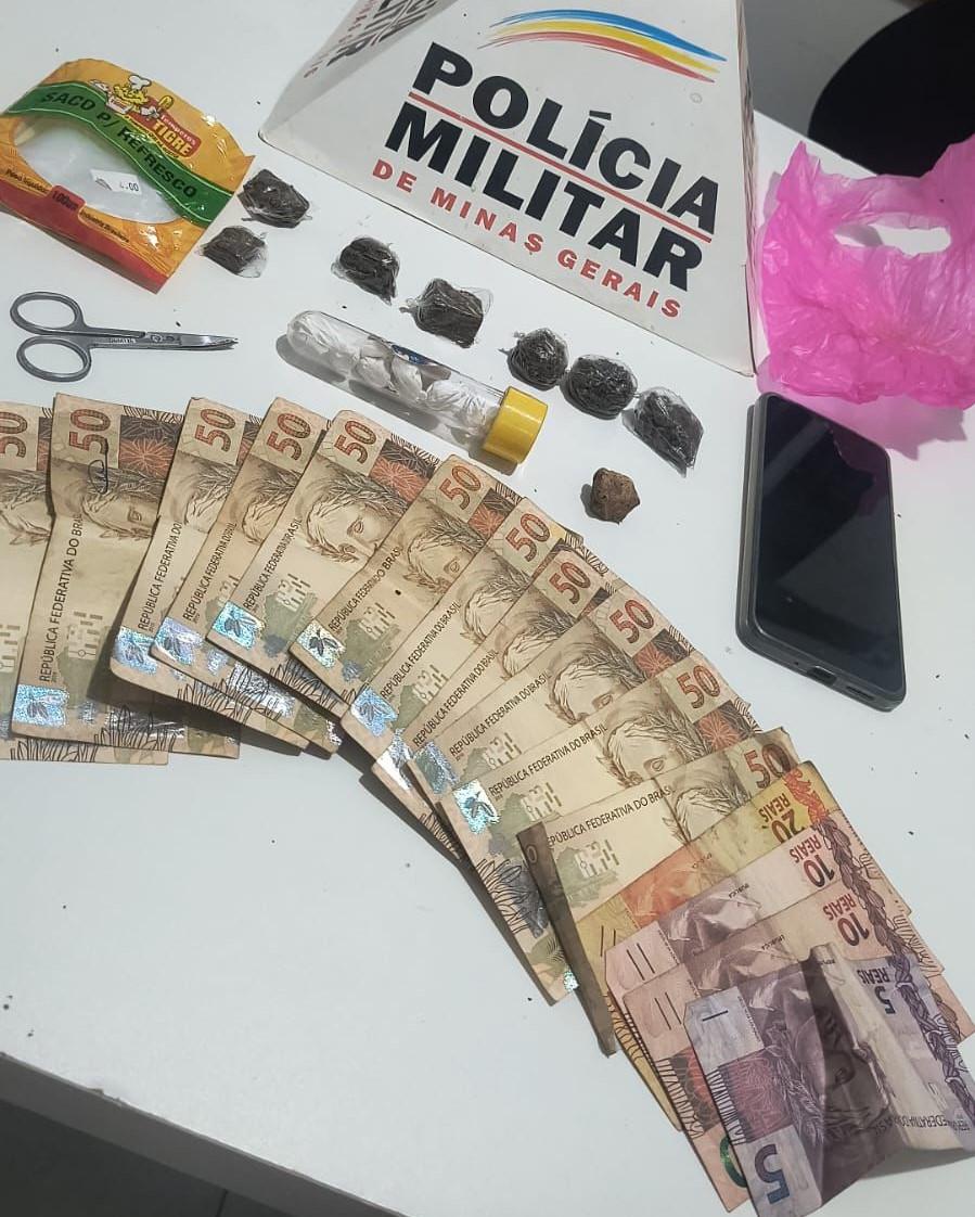 Homem tenta fugir, mas é preso com drogas após perseguição pelas ruas de Serra do Salitre