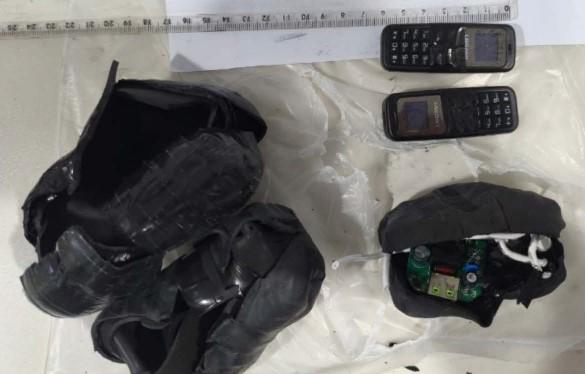 Mulheres escondem drogas e celulares nas partes íntimas para entrar na Penitenciária de Patrocínio, mas acabam detidas Mulheres escondem drogas e celulares nas partes íntimas para entrar na Penitenciária de Patrocínio, mas acabam detidas