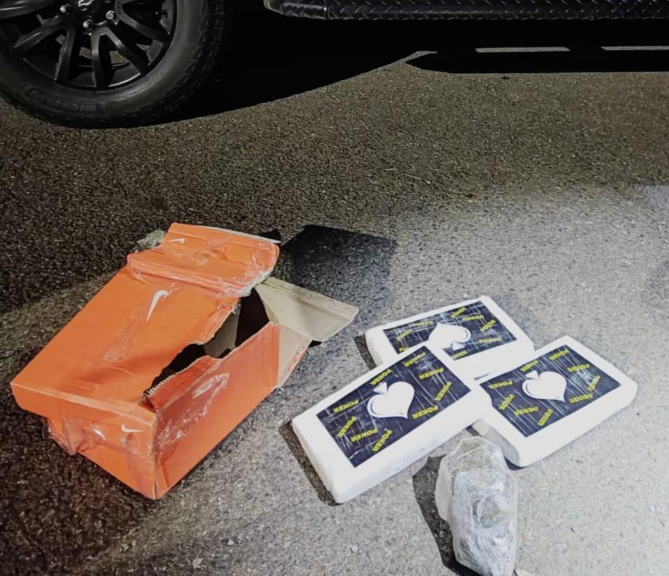 PRF flagra passageiro com cocaína e maconha escondidas em mochila durante viagem pela BR-365