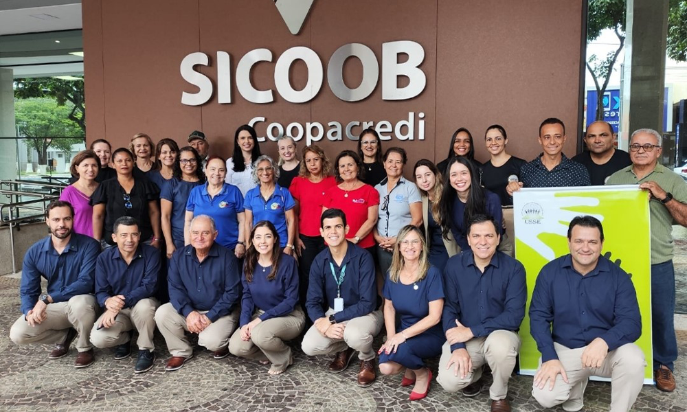 Campanha Natal de Amor do Sicoob Coopacredi arrecada 12,4 toneladas de alimentos