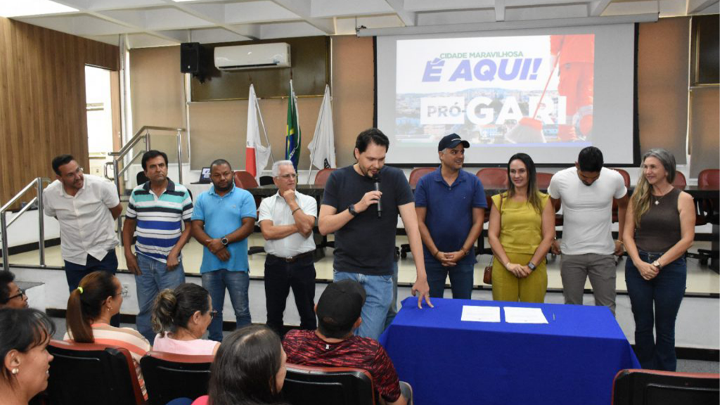 Prefeitura lança ProGari com redução de jornada e adicional de insalubridade para garis