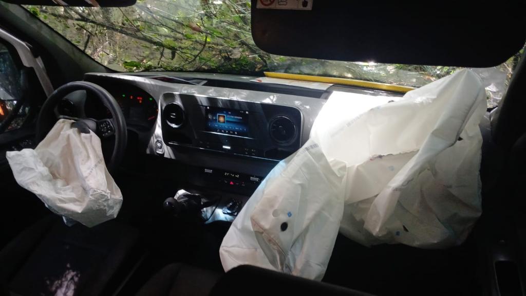 Imagem 6 do post Van da Prefeitura de Douradoquara sai da pista na MG-190 e deixa seis feridos