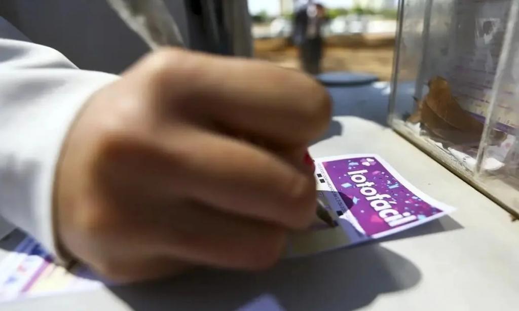 Aposta on-line de Patos de Minas acerta 15 números...