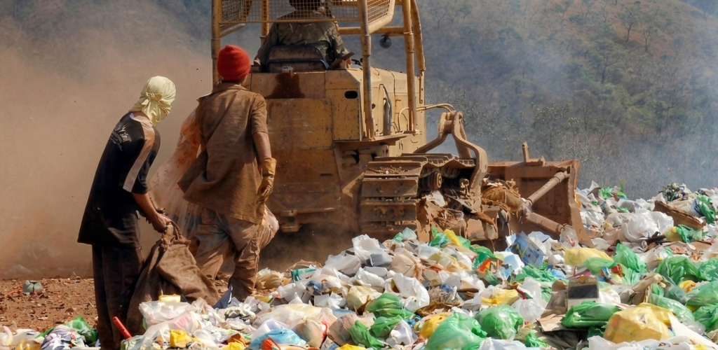 Com lixão em fase de encerramento, lixo de Patrocínio é levado para Uberaba; coleta seletiva deve começar em abril