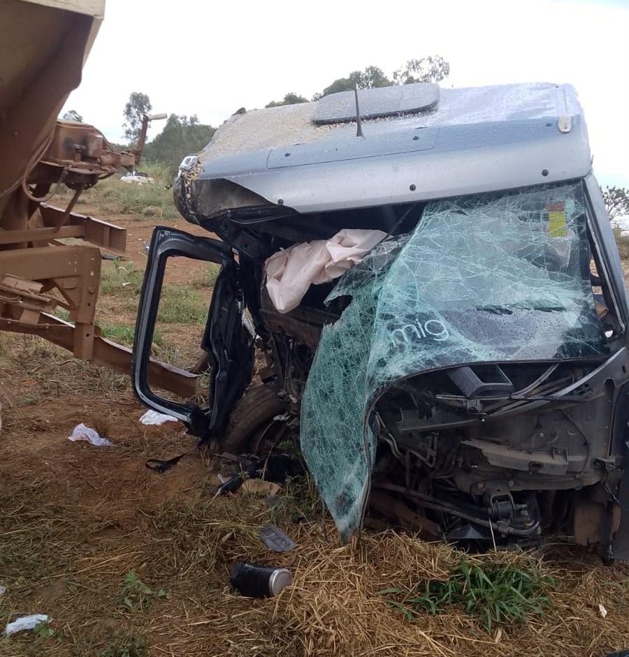 Acidente entre caminhões deixa cinco feridos na BR-354, em...