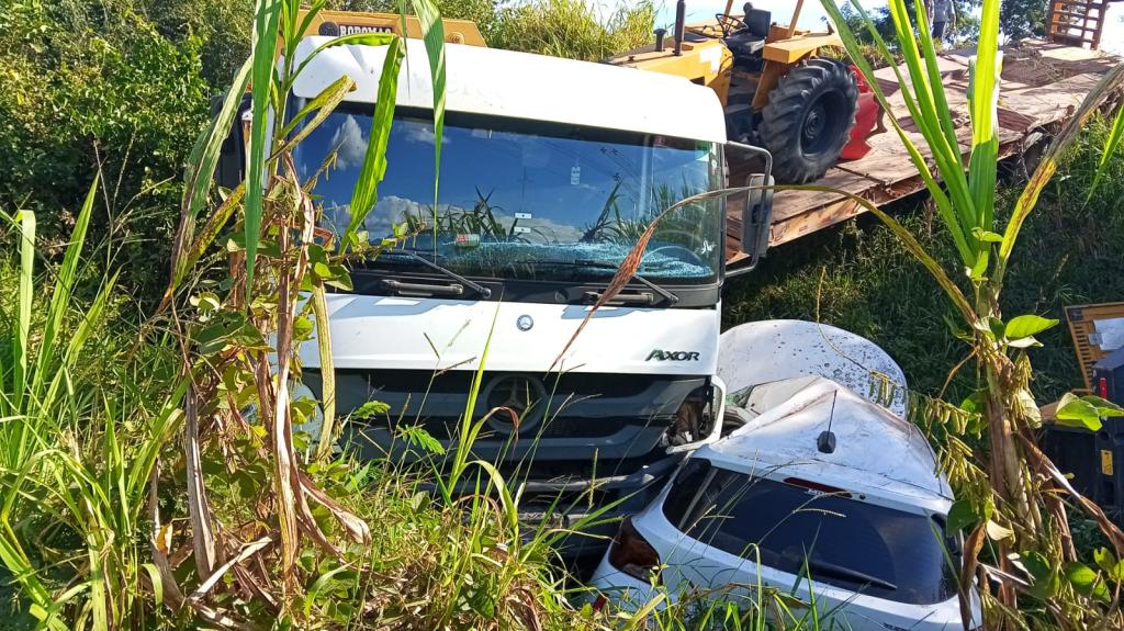 Acidente envolvendo sete veículos deixa três feridos na MGC-354,...