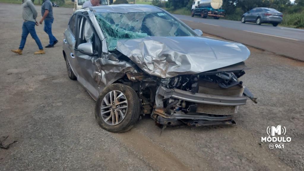 Caminhonete de Patrocínio se envolve em batida frontal na BR-352 e deixa dois feridos