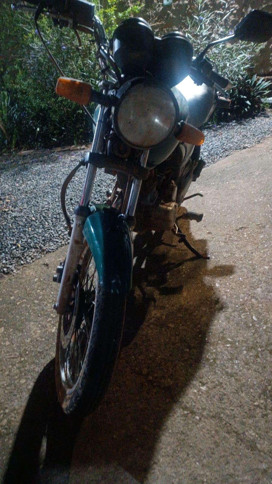 Imagem 1 do post Colisão entre carro e moto deixa dois feridos na MG-230, próximo ao distrito de Salitre de Minas