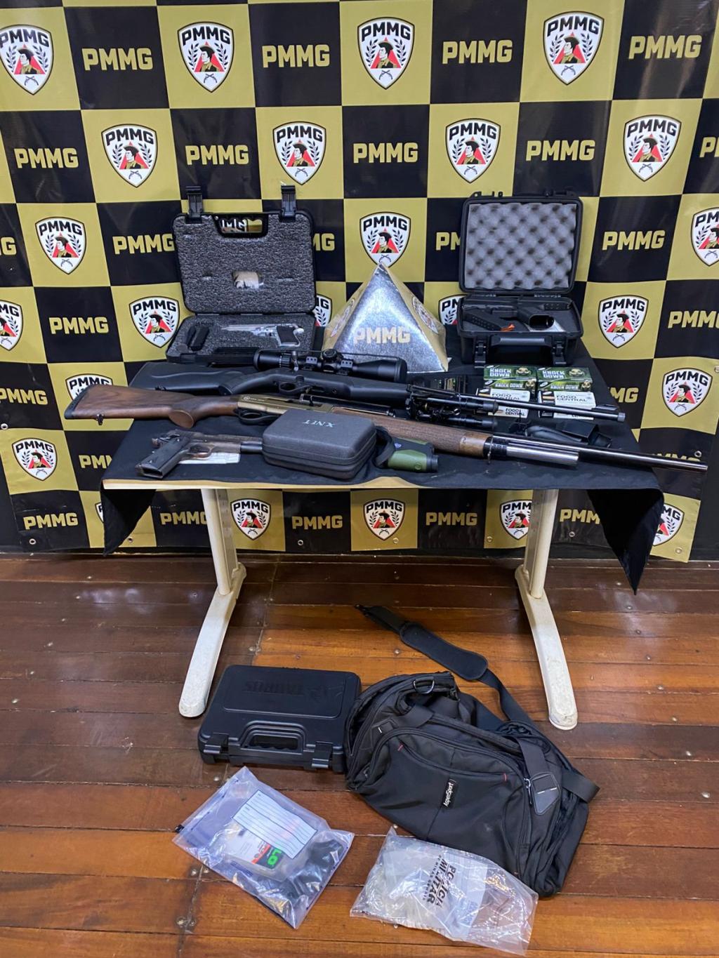 Imagem 1 do post PM atualiza informações sobre crime de homicídio em Patrocínio e prisão horas após o crime; arsenal foi apreendido